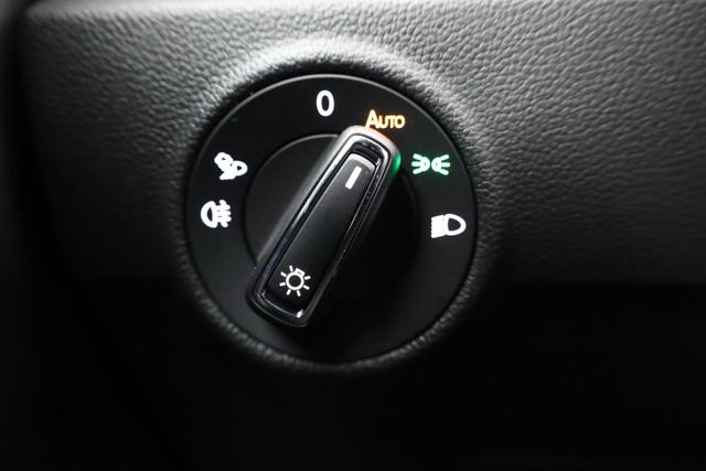 Volkswagen T-Roc Style 1.5 TSI DSG Black Style, AHK, IQ.Light, 19-Zoll, easyOpen, Navi 