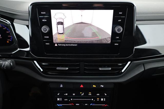 Volkswagen T-Roc Style 1.5 TSI DSG Black Style, AHK, IQ.Light, 19-Zoll, easyOpen, Navi 