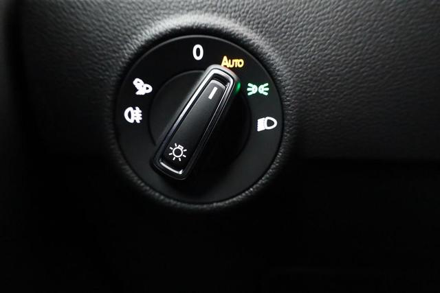 Volkswagen T-Roc Style 1.5 TSI DSG Black Style, AHK, IQ.Light, 19-Zoll, easyOpen, Navi 