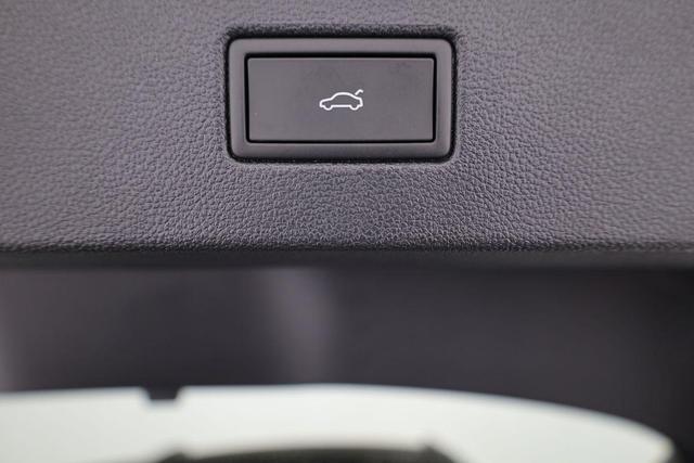 Volkswagen T-Roc Style 1.5 TSI DSG Black Style, AHK, IQ.Light, 19-Zoll, easyOpen, Navi 