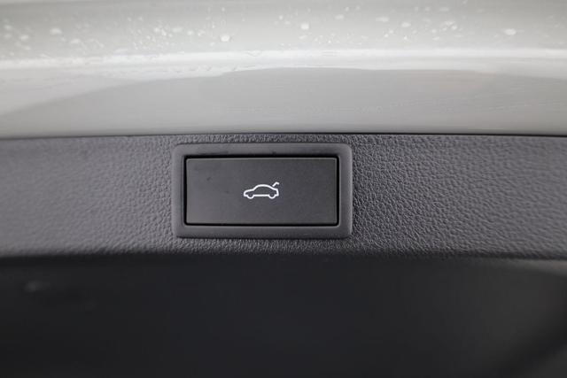 Skoda Octavia Combi 2.0 TDI 110 kW Selection DSG Selection, Navi, AHK, el. Klappe, 5-J Garantie 