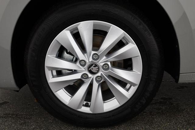 Skoda Octavia Combi 2.0 TDI 110 kW Selection DSG Selection, Navi, AHK, el. Klappe, 5-J Garantie 