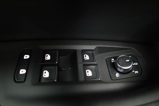 Volkswagen Touareg 3.0 TDI 210 kW 4Motion R-Line V6 Black, AHK, HuD, Luft, Standheizung 