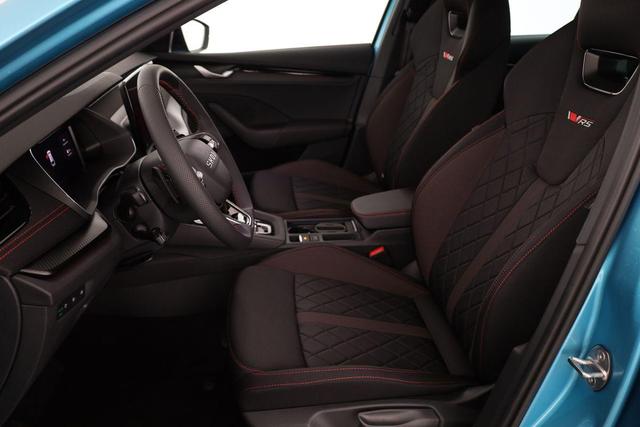 Skoda Octavia Combi RS 2.0 TSI DSG, Sonderlackierung, AHK, 19 Zoll, Canton, el. Klappe, Navi, Matrix, sofort 