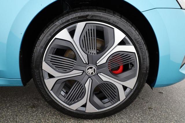 Skoda Octavia Combi RS 2.0 TSI DSG, Sonderlackierung, AHK, 19 Zoll, Canton, el. Klappe, Navi, Matrix, sofort 