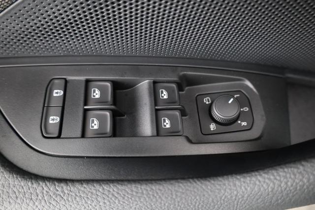 Skoda Kodiaq 2.0 TDI 142 kW 4x4 Selection DSG Selection, 7-Sitzer, AHK, Navi, Side, Kamera, Winter, 19-Zoll 