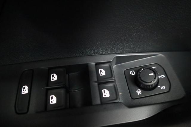 Volkswagen T-Cross 1.0 TSI 85 kW Life Life, AHK, IQ.Light, Kamera, ACC, Side. Winter, 17-Zoll 