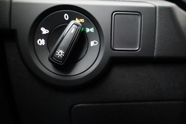 Volkswagen T-Cross 1.0 TSI 85 kW Life Life, AHK, IQ.Light, Kamera, ACC, Side. Winter, 17-Zoll 