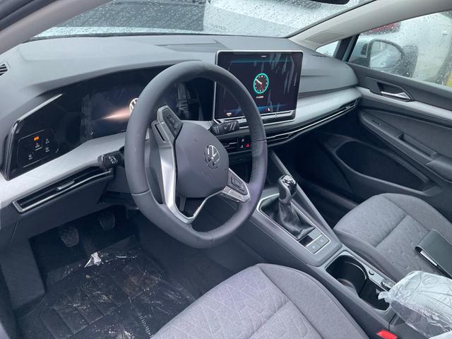 Volkswagen Golf - 1.5 TSI 110 kW VIII Variant Life Facelift, AHK, easyOpen, Kamera, 3-J Garantie