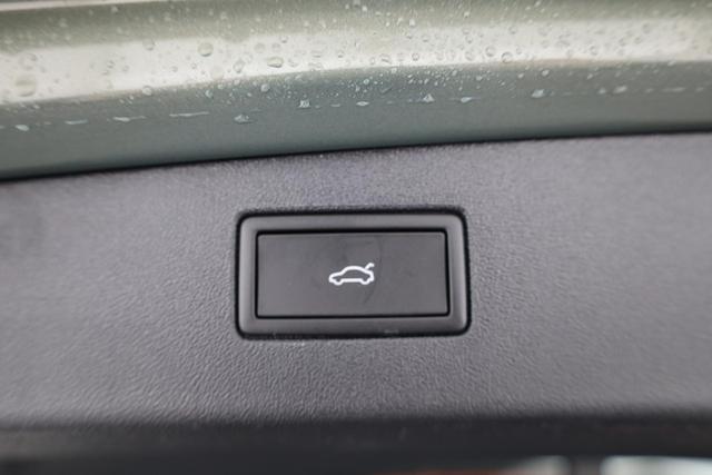 Volkswagen Tiguan 2.0 TSI 195 kW 4Motion R-Line DSG 4M Black, Pano, AHK, IQ.Light, AreaView, 20-Zoll, Navi 