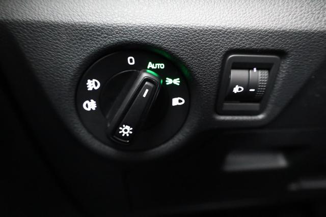 Skoda Scala Essence 1.0 TSI 130 Jahre, Sitzheizung, AppConnect, 16 Zoll, 5 J.-Garantie 