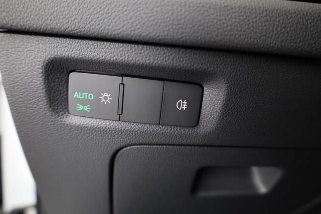 Skoda Octavia Combi 2.0 TDI 110 kW Selection DSG Selection, Navi, AHK, el. Klappe, 5-J Garantie 