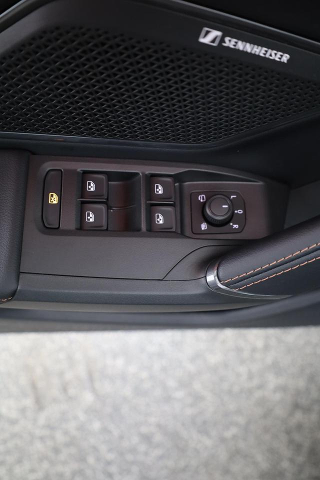 Cupra Formentor 2.0 TSI 150 kW 4Drive DSG 4Drive, Matrix, AHK, Pano, Navi, AreaView 