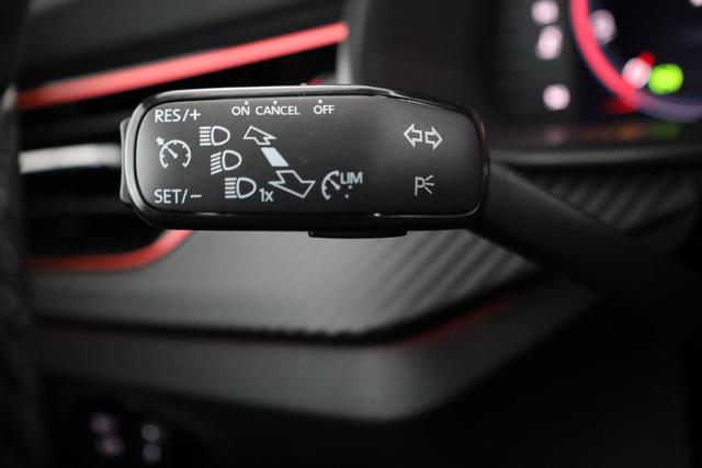 Skoda Kamiq Monte Carlo 1.0 TSI DSG Carlo, Matrix, AHK, 18-Zoll, Pano, Navi, el.Klappe, 5 J.-Garantie 