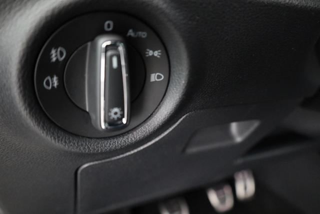 Skoda Kamiq Monte Carlo 1.5 TSI Carlo, Matrix, AHK, 18-Zoll, Pano, Navi, el. Klappe, 5 J.-Garantie 