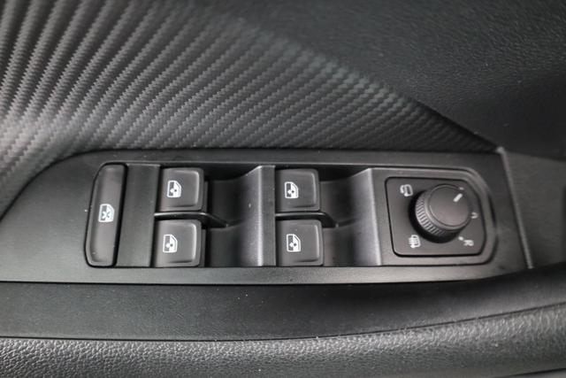 Skoda Kamiq Monte Carlo 1.5 TSI Carlo, Matrix, AHK, 18-Zoll, Pano, Navi, el. Klappe, 5 J.-Garantie 