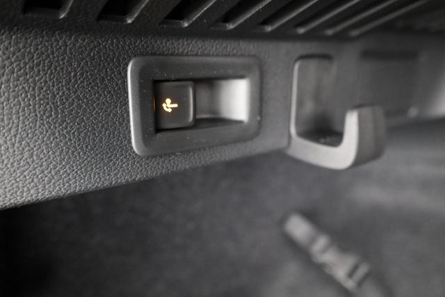 Skoda Kamiq Monte Carlo 1.5 TSI Carlo, Matrix, AHK, 18-Zoll, Pano, Navi, el. Klappe, 5 J.-Garantie 