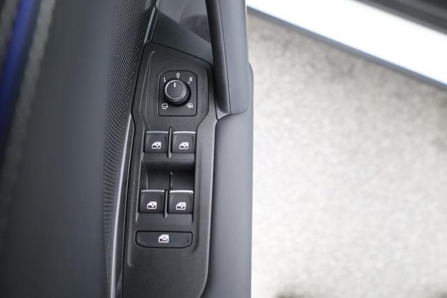 Volkswagen Tiguan 2.0 TSI 195 kW 4Motion R-Line DSG 4M Black, Pano, AHK, IQ.Light, AreaView, 20-Zoll, Navi 