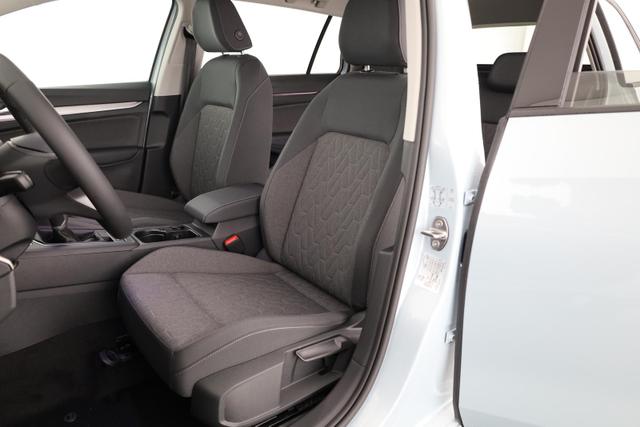 Volkswagen Golf 1.5 TSI 110 kW VIII Variant Life Facelift, AHK, easyOpen, Kamera, 3-J Garantie 