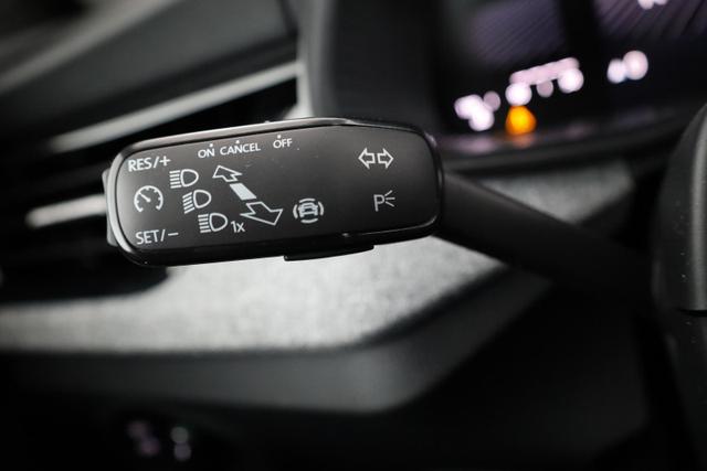 Skoda Kamiq Selection 1.0 TSI DSG Selection, AHK, Matrix, 16-Zoll, Kamera, Winter, 4-J Garantie 