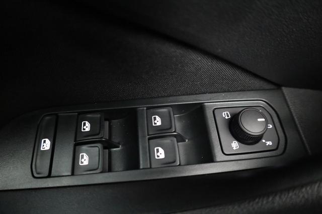 Skoda Kamiq Selection 1.0 TSI DSG Selection, AHK, Matrix, 16-Zoll, Kamera, Winter, 4-J Garantie 