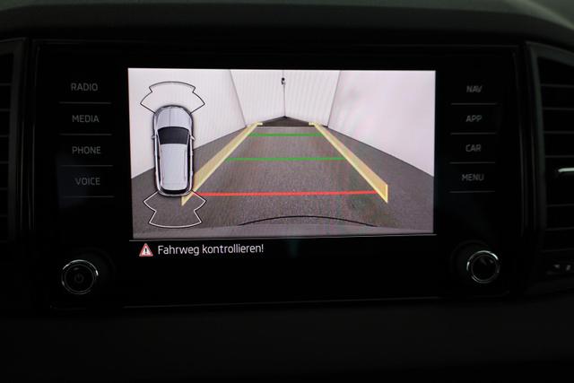 Skoda Karoq Selection 1.5 TSI DSG Selection, AHK, Navi, Kamera, el. Klappe, LED, Winter, sofort 