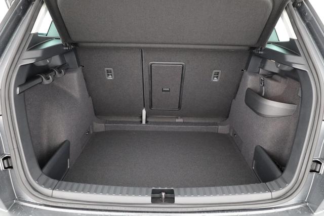 Skoda Karoq Selection 1.5 TSI DSG Selection, AHK, Navi, Kamera, el. Klappe, LED, Winter, sofort 