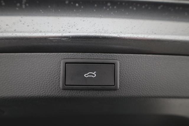 Skoda Karoq Selection 1.5 TSI DSG Selection, AHK, Navi, Kamera, el. Klappe, LED, Winter, sofort 