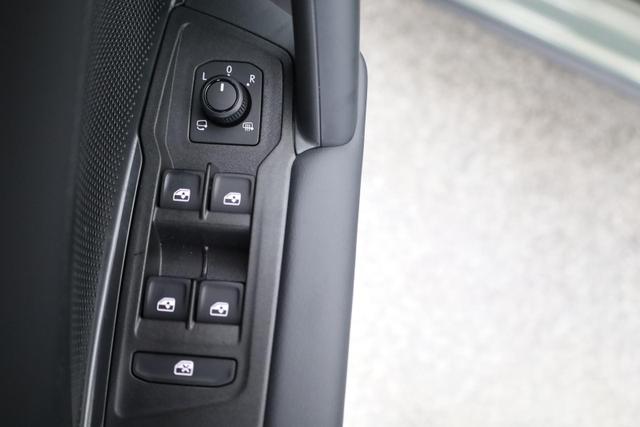 Volkswagen Tiguan 1.5 TSI eHybrid 150 kW Life DSG Life, AHK, Navi, Side, easyOpen, Winter 