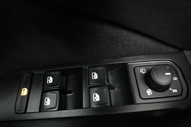 Skoda Kamiq Selection 1.0 TSI DSG Selection, AHK, Matrix, 16-Zoll, Kamera, Winter, 4-J Garantie 