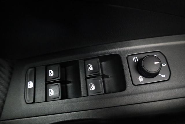 Skoda Fabia Monte Carlo 1.0 TSI Carlo, LED, Kamera, Winter, 17-Zoll, 5.J-Garantie 