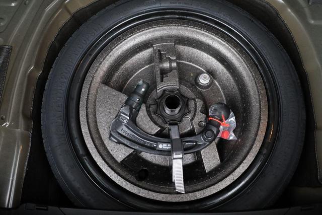 Volkswagen T-Cross 1.0 TSI 85 kW Life DSG Life, AHK, Side, ACC, Kamera, 3 J.-Garantie 