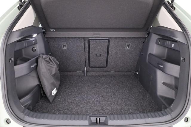 Skoda Elroq 60 Loft Loft, W&auml;rmepumpe, Navi, Kamera, Side, Winter, 19-Zoll, 3 J.- Garantie 