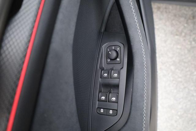 Skoda Kodiaq 2.0 TDI 110 kW Sportline DSG Sportline, AHK, Navi, Matrix, Kamera, Side, Winter 