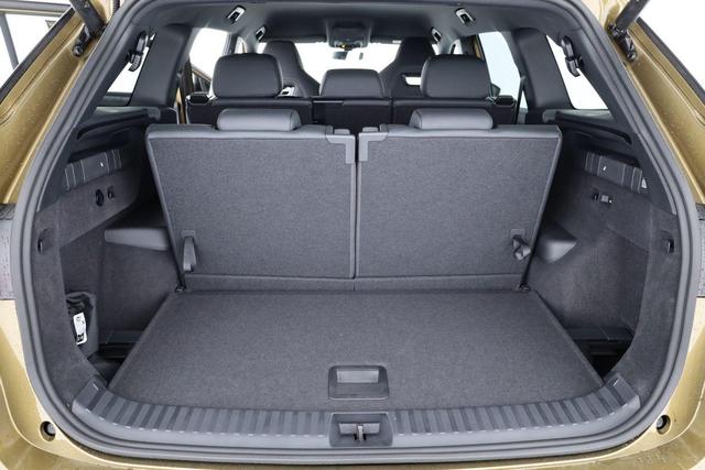 Skoda Kodiaq 1.5 TSI mHEV 110 kW Sportline DSG Sportline, 7-Sitzer, AHK, Navi, Side, Kamera, Matrix, Winter 