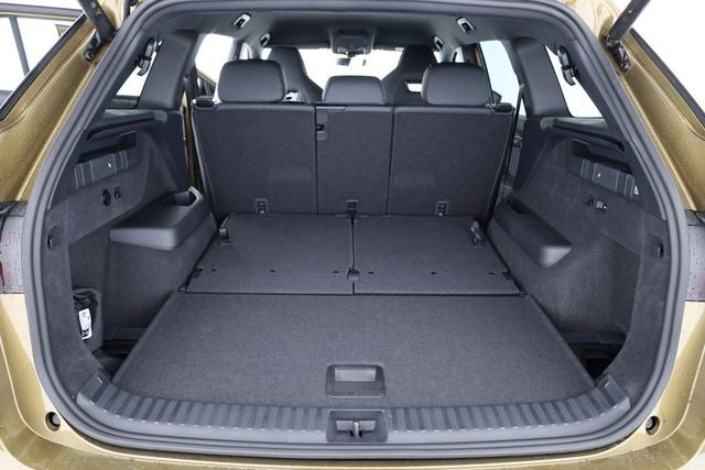 Skoda Kodiaq 1.5 TSI mHEV 110 kW Sportline DSG Sportline, 7-Sitzer, AHK, Navi, Side, Kamera, Matrix, Winter 