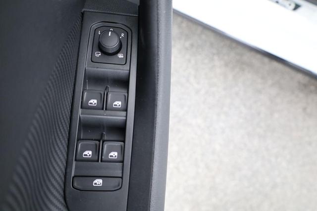 Skoda Kamiq Monte Carlo 1.5 TSI Carlo, Matrix, AHK, 18-Zoll, Pano, Navi, el. Klappe, 5 J.-Garantie 