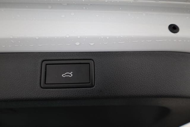 Skoda Kamiq Monte Carlo 1.5 TSI Carlo, Matrix, AHK, 18-Zoll, Pano, Navi, el. Klappe, 5 J.-Garantie 