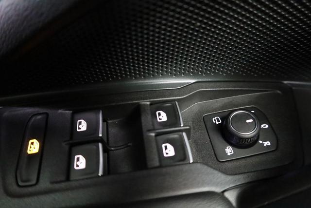 Volkswagen Tiguan 2.0 TSI 195 kW 4Motion R-Line DSG 4M Black, Pano, AHK, IQ.Light, AreaView, 20-Zoll, Navi 