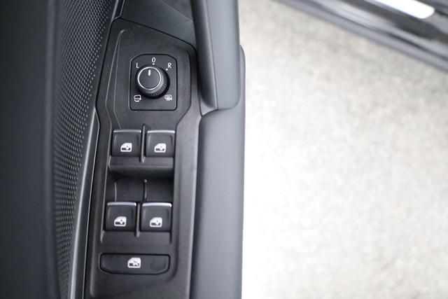 Volkswagen Tiguan 2.0 TDI 142 kW 4Motion R-Line DSG 4M Black Style, AHK. Navi, AreaView, Side, Winter, el. Klappe 