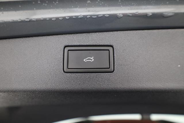 Volkswagen Tiguan 2.0 TDI 142 kW 4Motion R-Line DSG 4 Motion R-LINE, IQ.Light, AHK, Navi, AreaView, LEDER, Side, Winter, 20-Zoll 