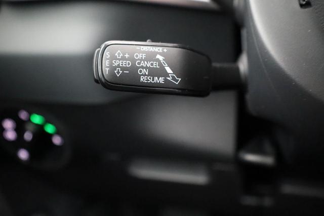 Skoda Karoq Selection 1.5 TSI DSG Selection, AHK, Navi, Kamera, el. Klappe, LED, Winter, sofort 