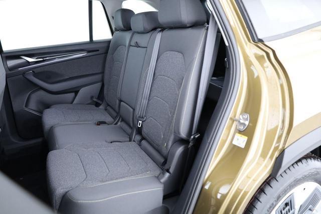 Skoda Kodiaq 2.0 TDI 142kW 4x4 Selection DSG Selection, 7-Sitzer, AHK, Navi, Side, el. Klappe, AreaView, ParkAssist 