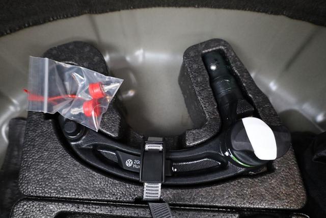 Volkswagen T-Cross 1.5 TSI 110 kW R-Line DSG R-Line, Navi, AHK, IQ.Light, Kamera, Side, Winter, 18-Zoll 