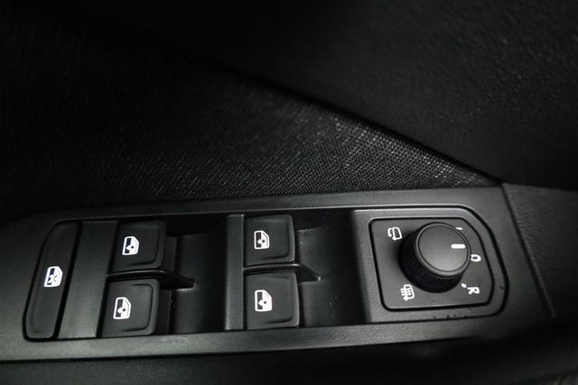 Skoda Kamiq Selection 1.0 TSI DSG Selection, LED, Kamera, ACC, Side, Winter 