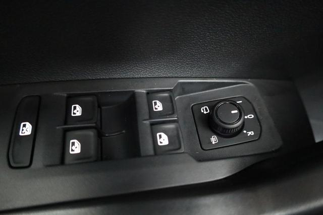 Volkswagen T-Cross 1.0 TSI 85 kW Life DSG Life, AHK, Side, ACC, Kamera, 3 J.-Garantie 