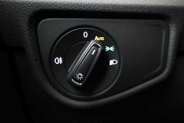Volkswagen Touran Comfortline BMT/Start-Stopp 1.5 TSI DSG Comfortline, 7-Sitzer, AHK, Navi, Kamera, Side, Winter, 3 J.-Garantie 