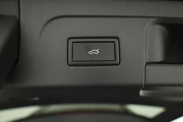 Volkswagen Touran Comfortline BMT/Start-Stopp 1.5 TSI DSG Comfortline, 7-Sitzer, AHK, Navi, Kamera, Side, Winter, 3 J.-Garantie 