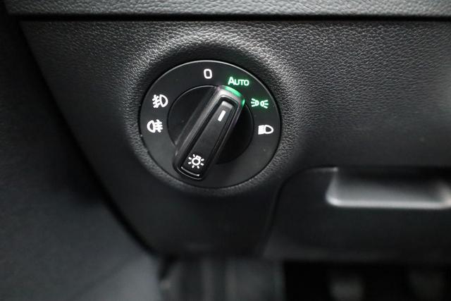 Skoda Karoq Selection 1.5 TSI Selection, AHK, LED, Kamera, Winter, Ladeboden, 4 J.-Garantie 