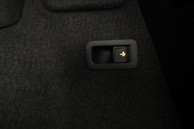 Skoda Karoq Selection 1.5 TSI DSG Selection, AHK, LED, Kamera, Winter, Ladeboden, 4 J.-Garantie 